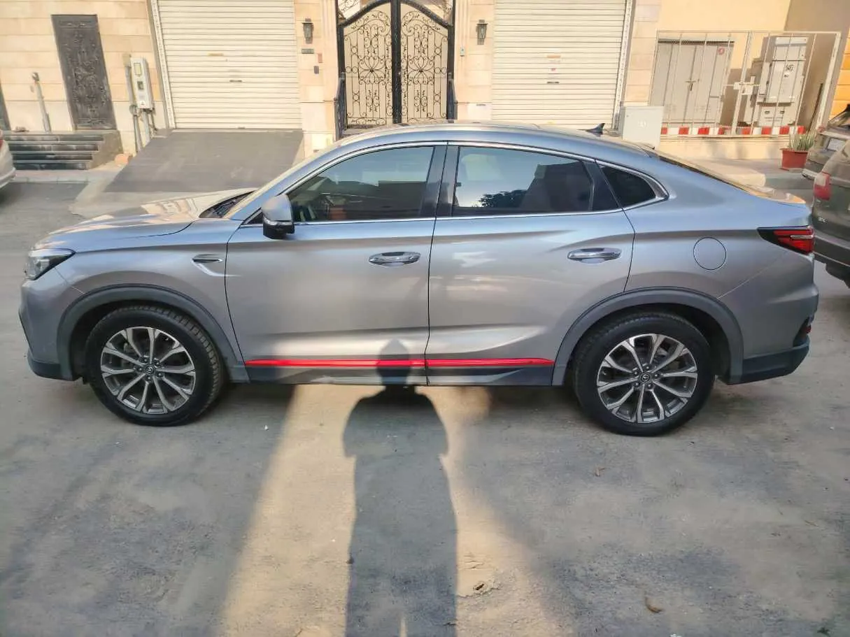 Car image 8
