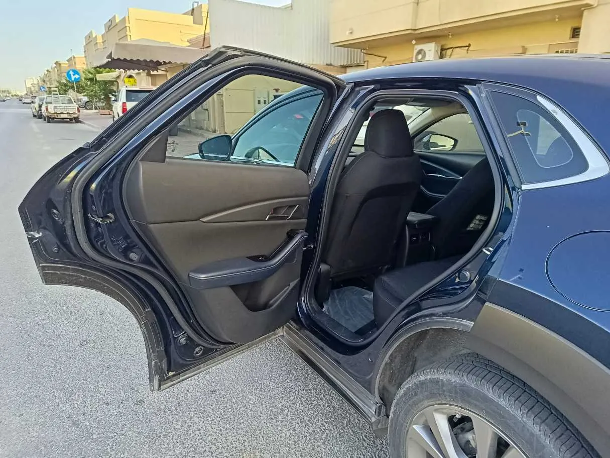Car image 13