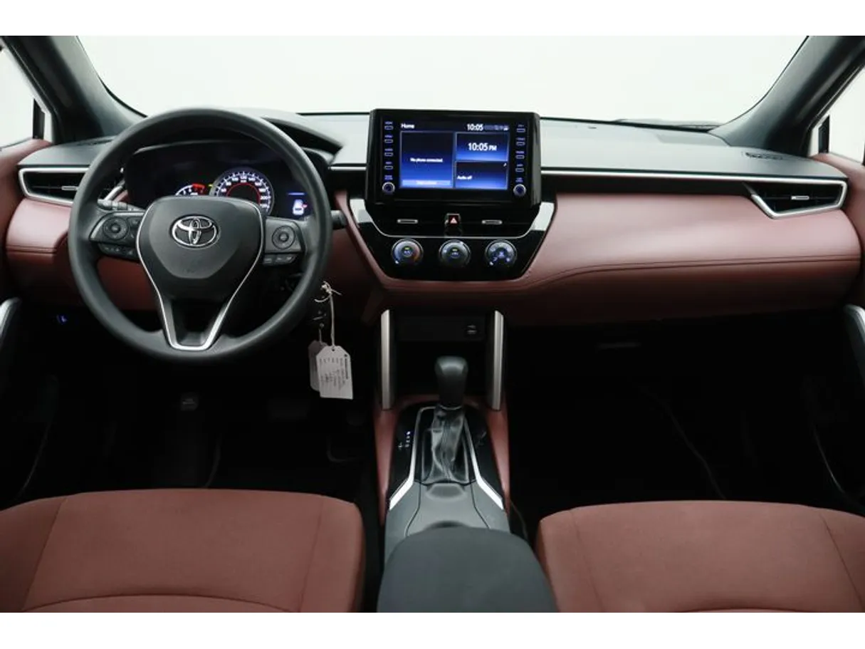 Car image 14