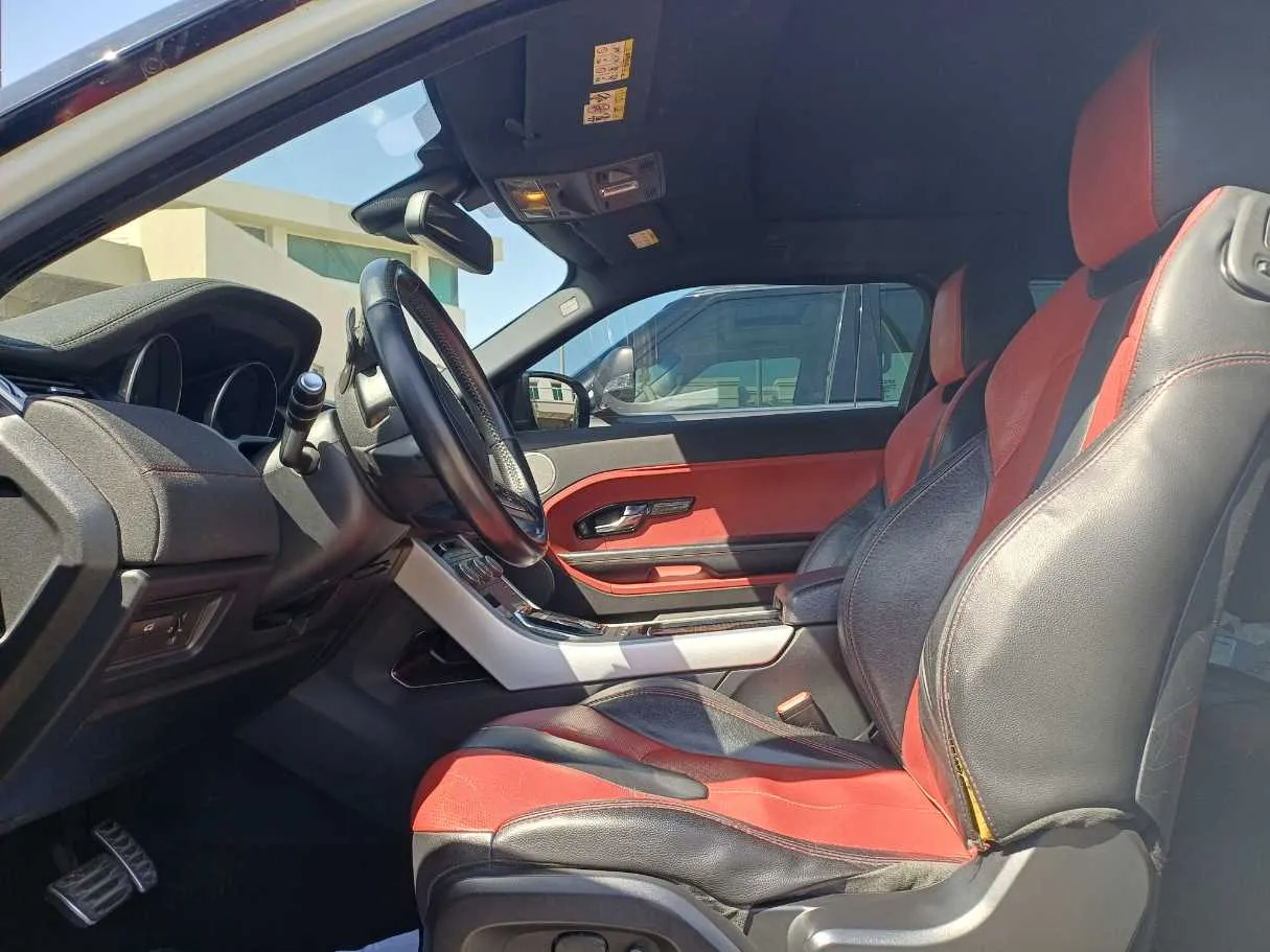 Car image 12