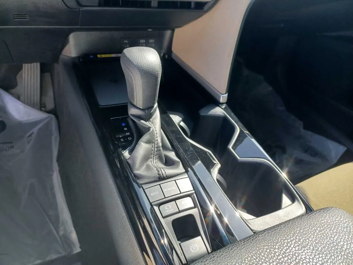 Car image 17