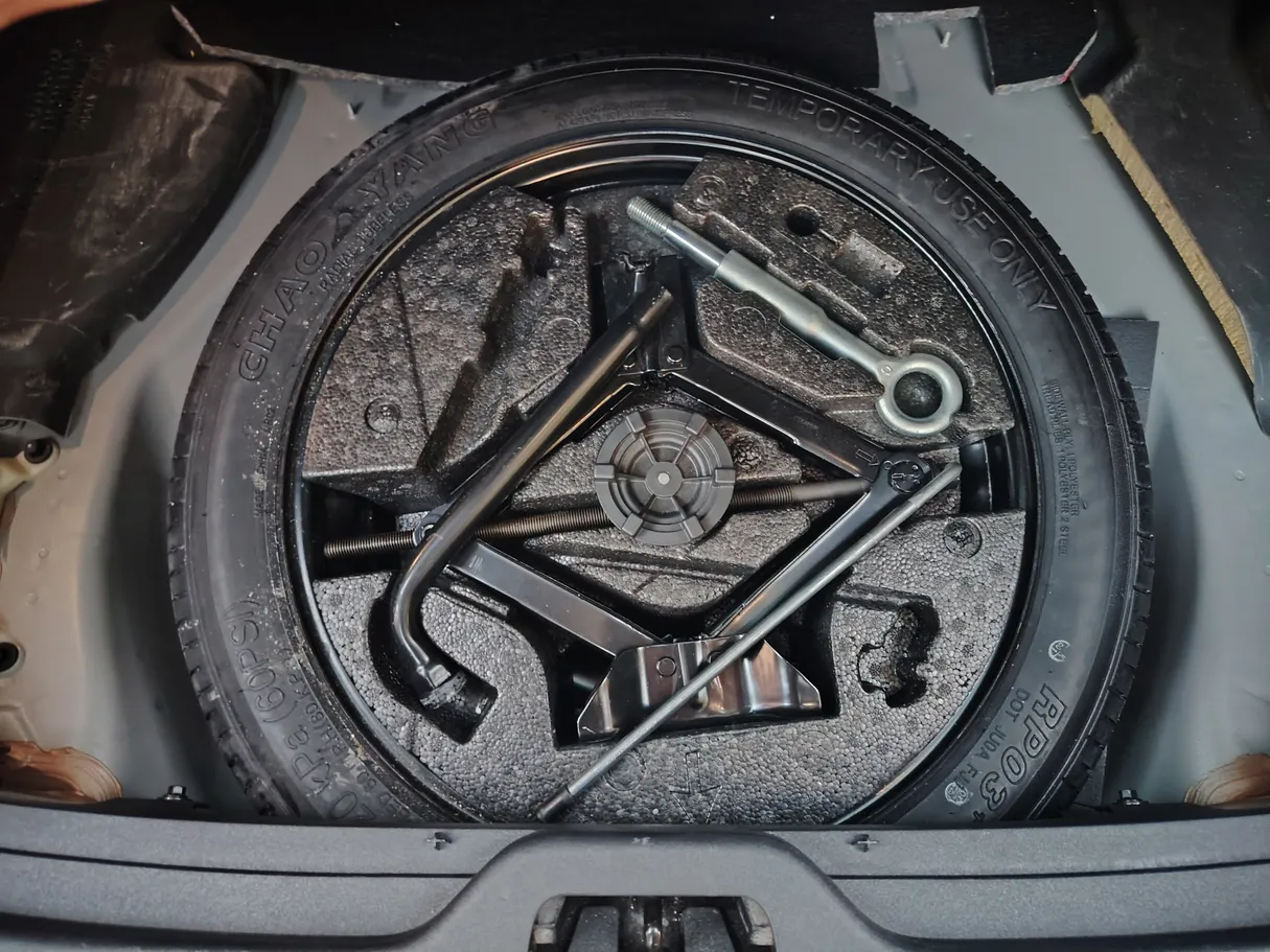 Car image 38
