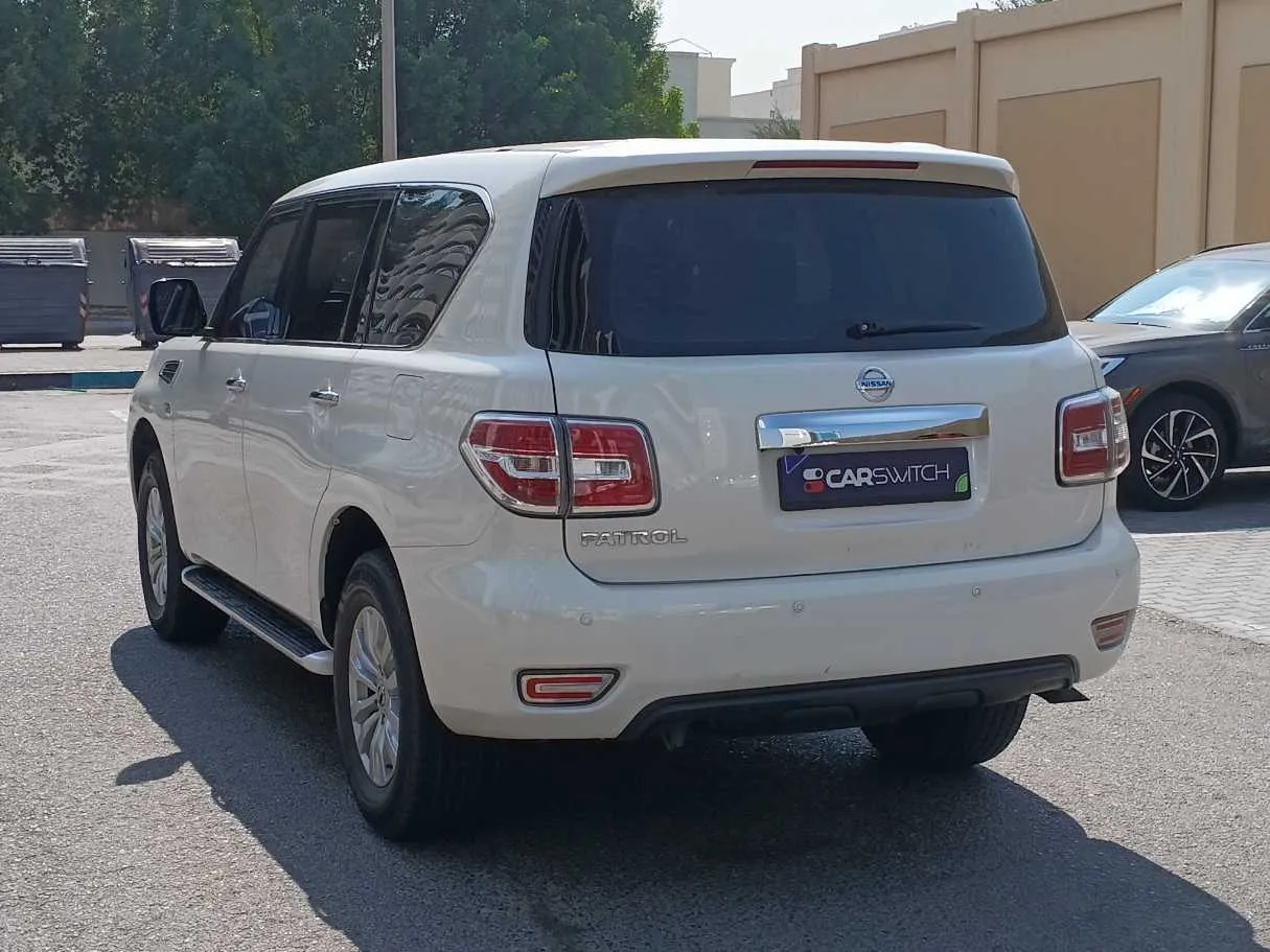 Car image 7