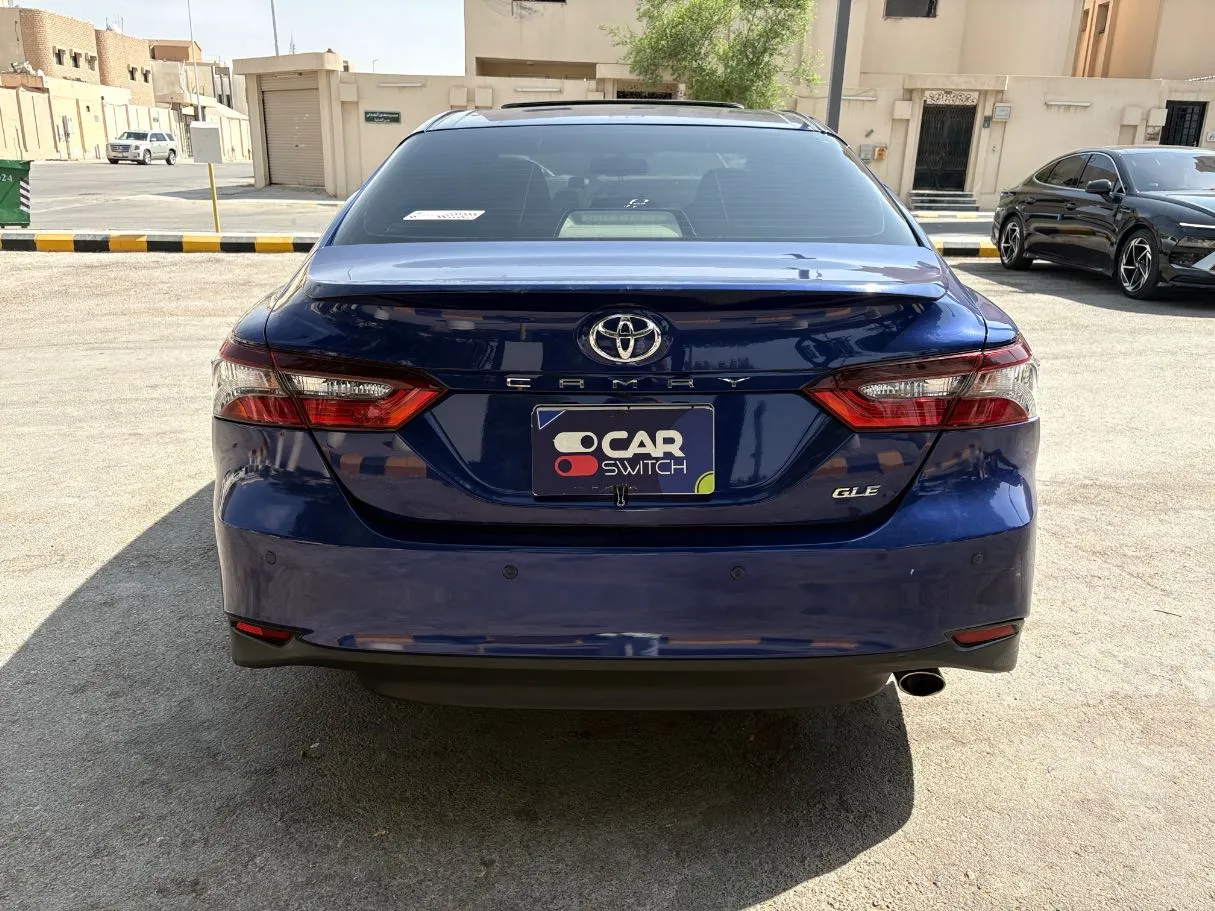 Car image 6