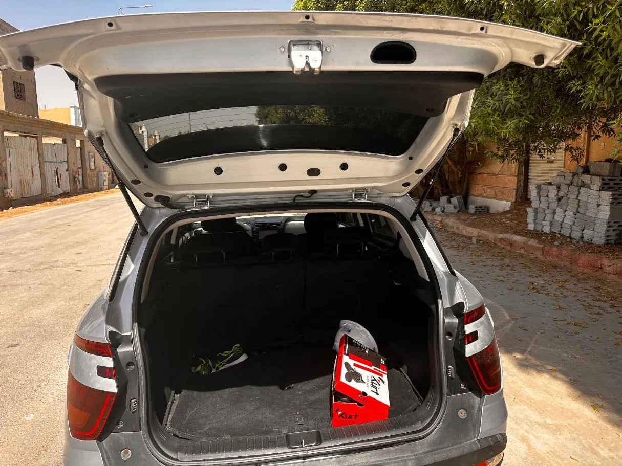 Car image 21
