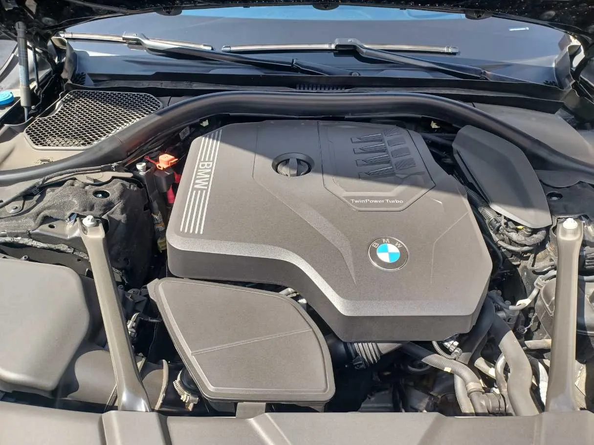 Car image 23