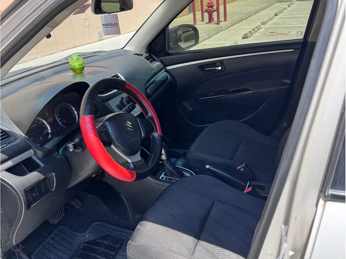 Car image 5