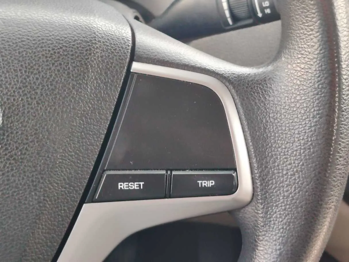 Car image 28