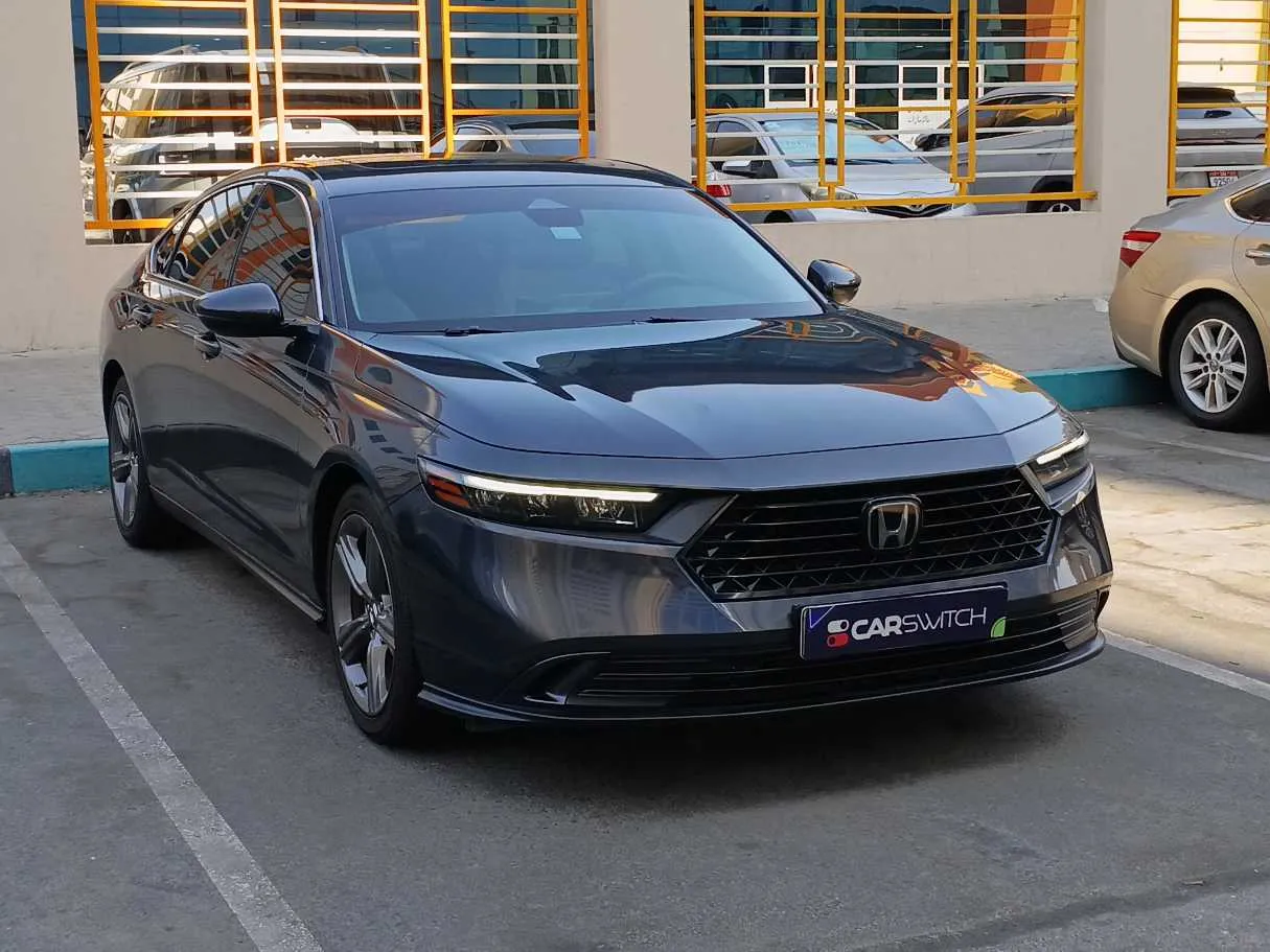 Car image 3