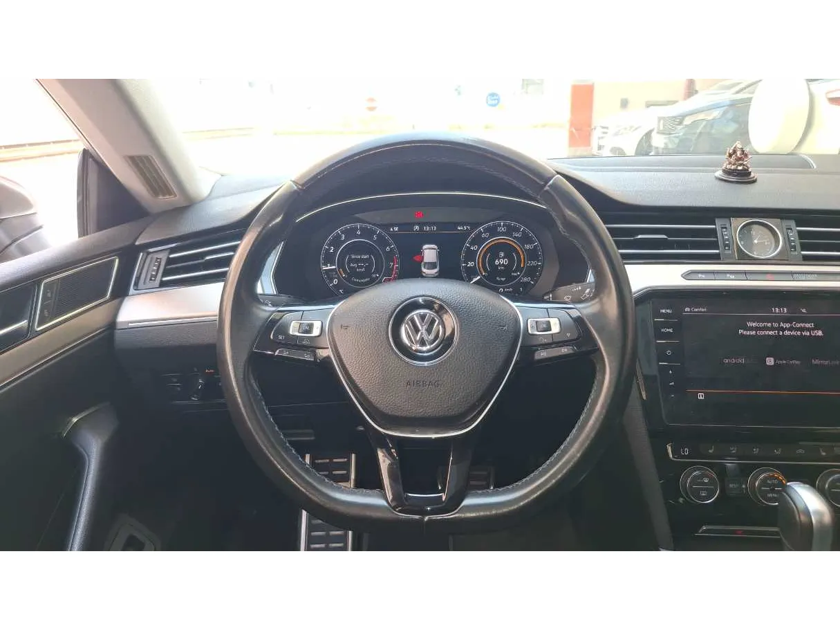 Car image 16