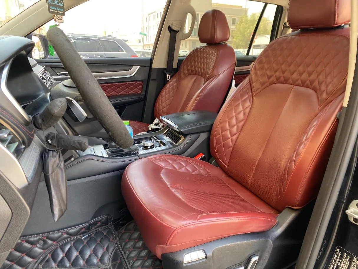 Car image 11