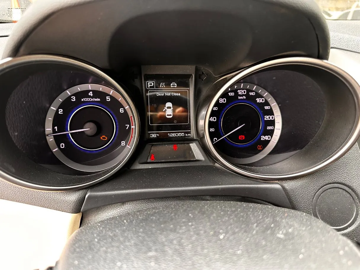 Car image 19