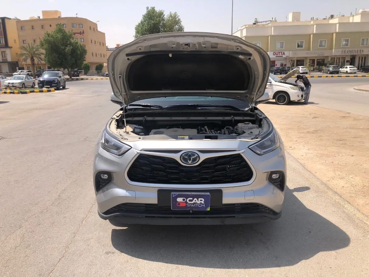Car image 24