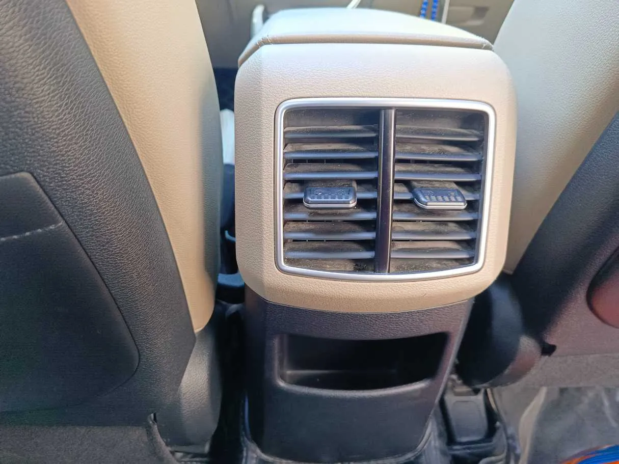 Car image 31