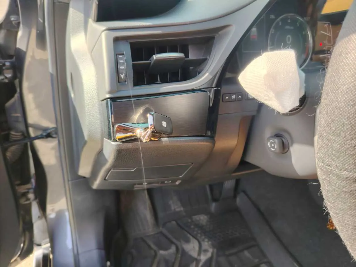 Car image 32