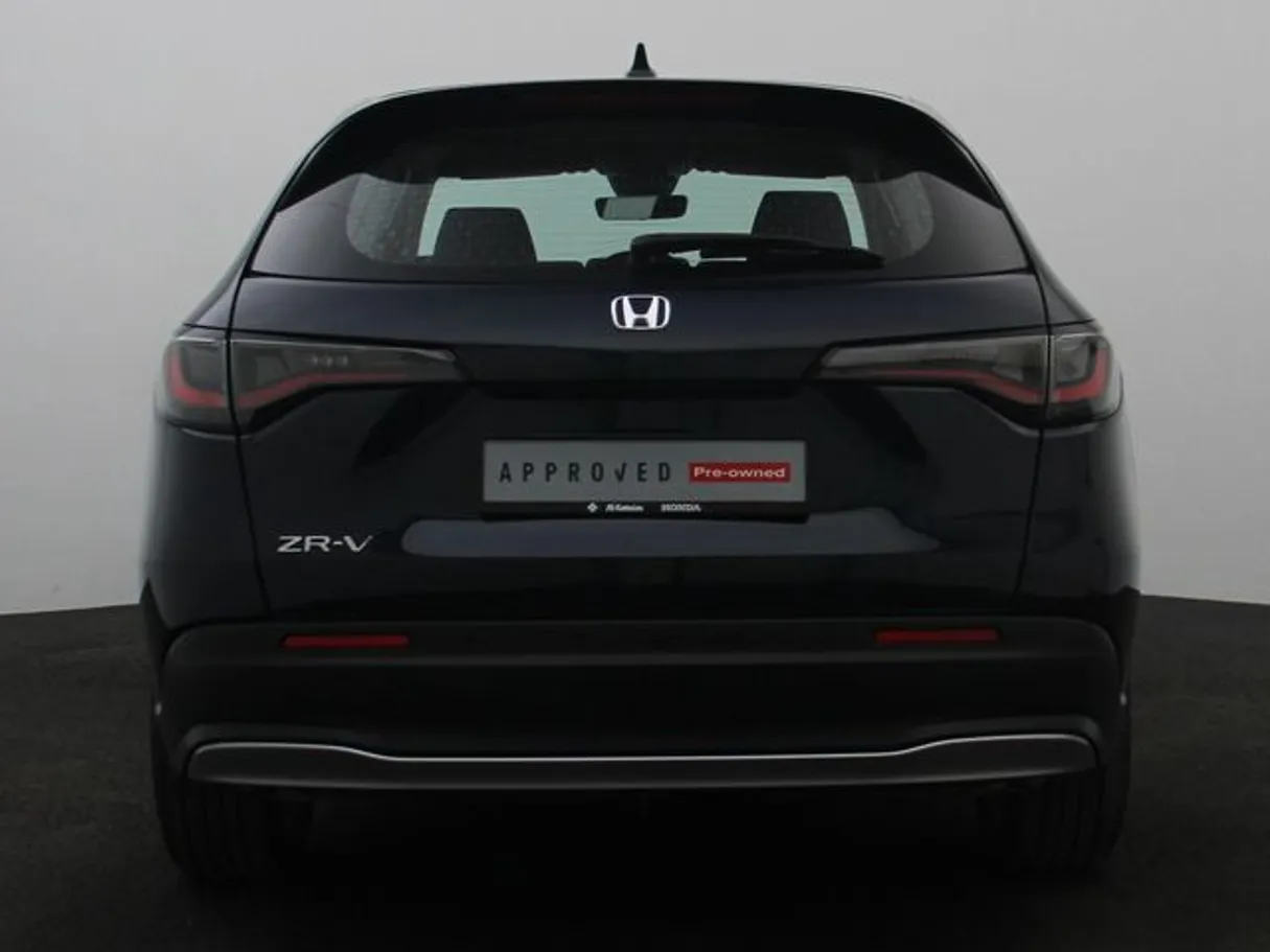 Car image 12