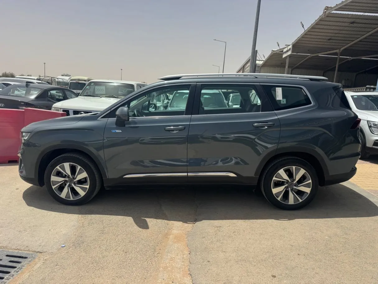 Car image 7
