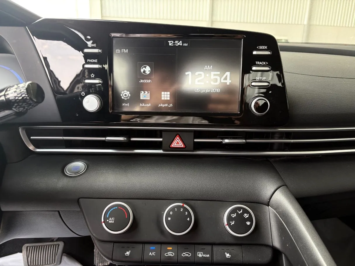 Car image 12