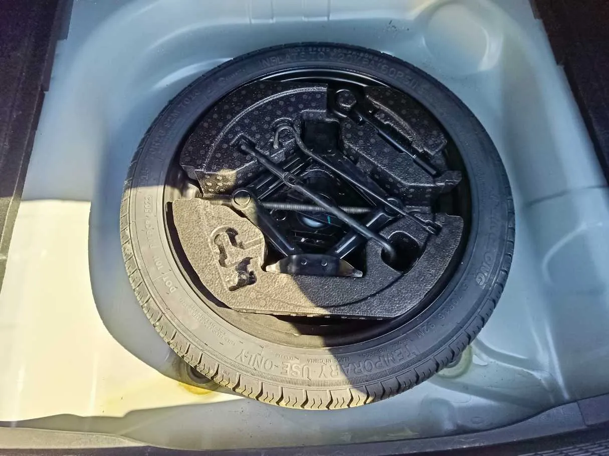 Car image 31