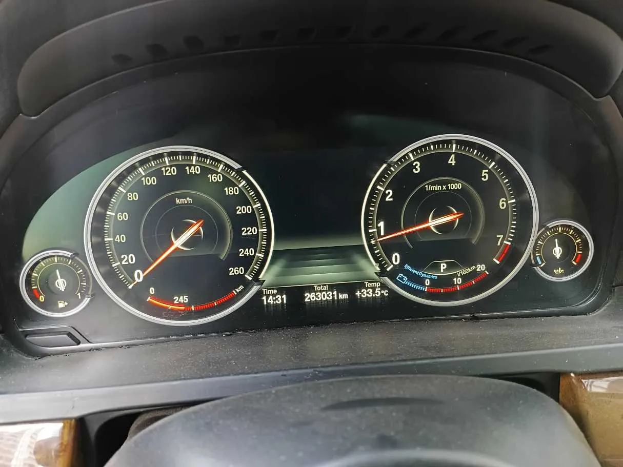 Car image 17