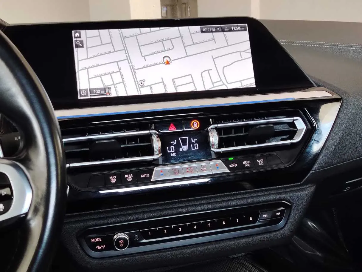 Car image 16