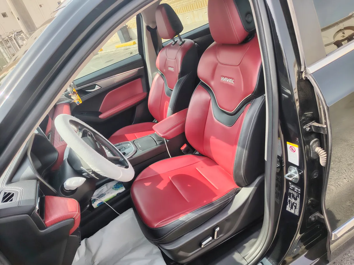 Car image 12