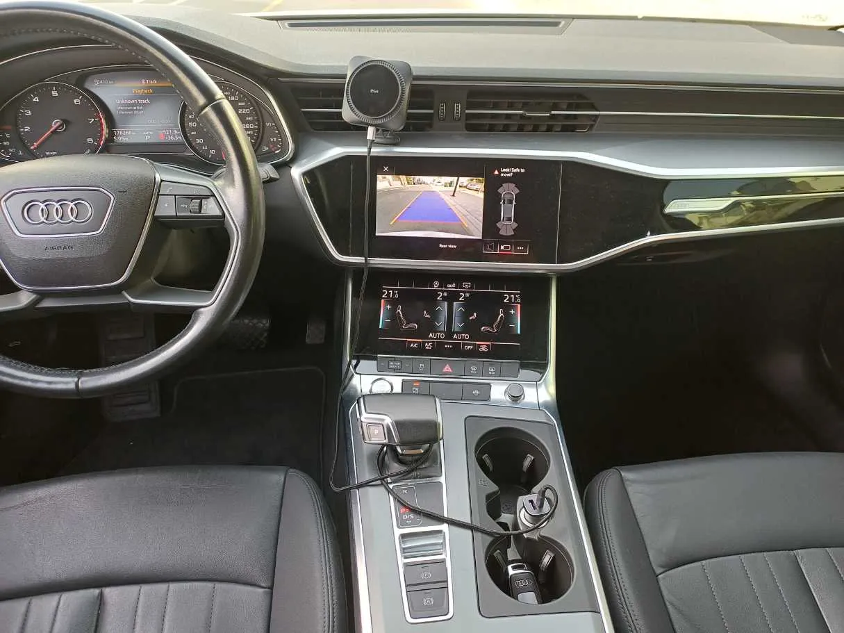 Car image 16