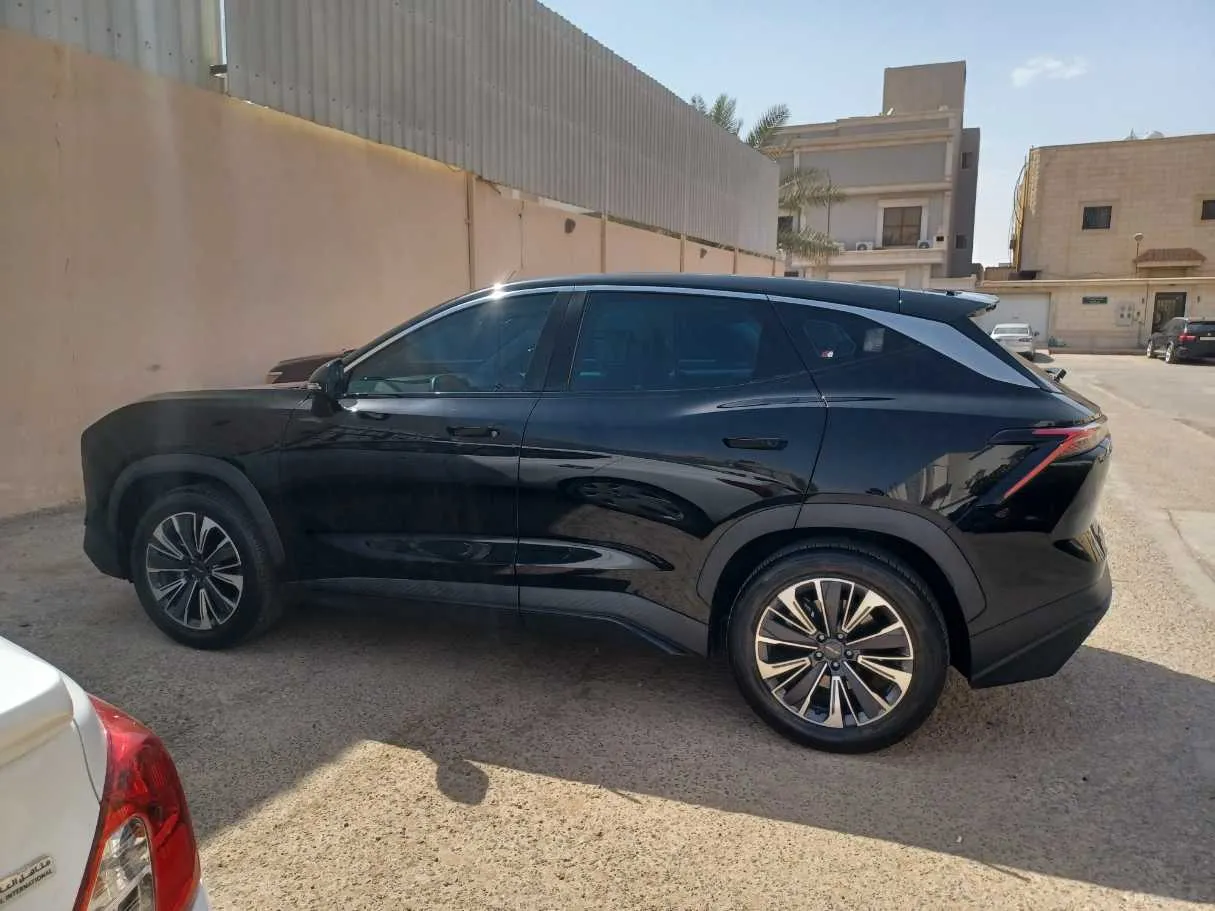Car image 8
