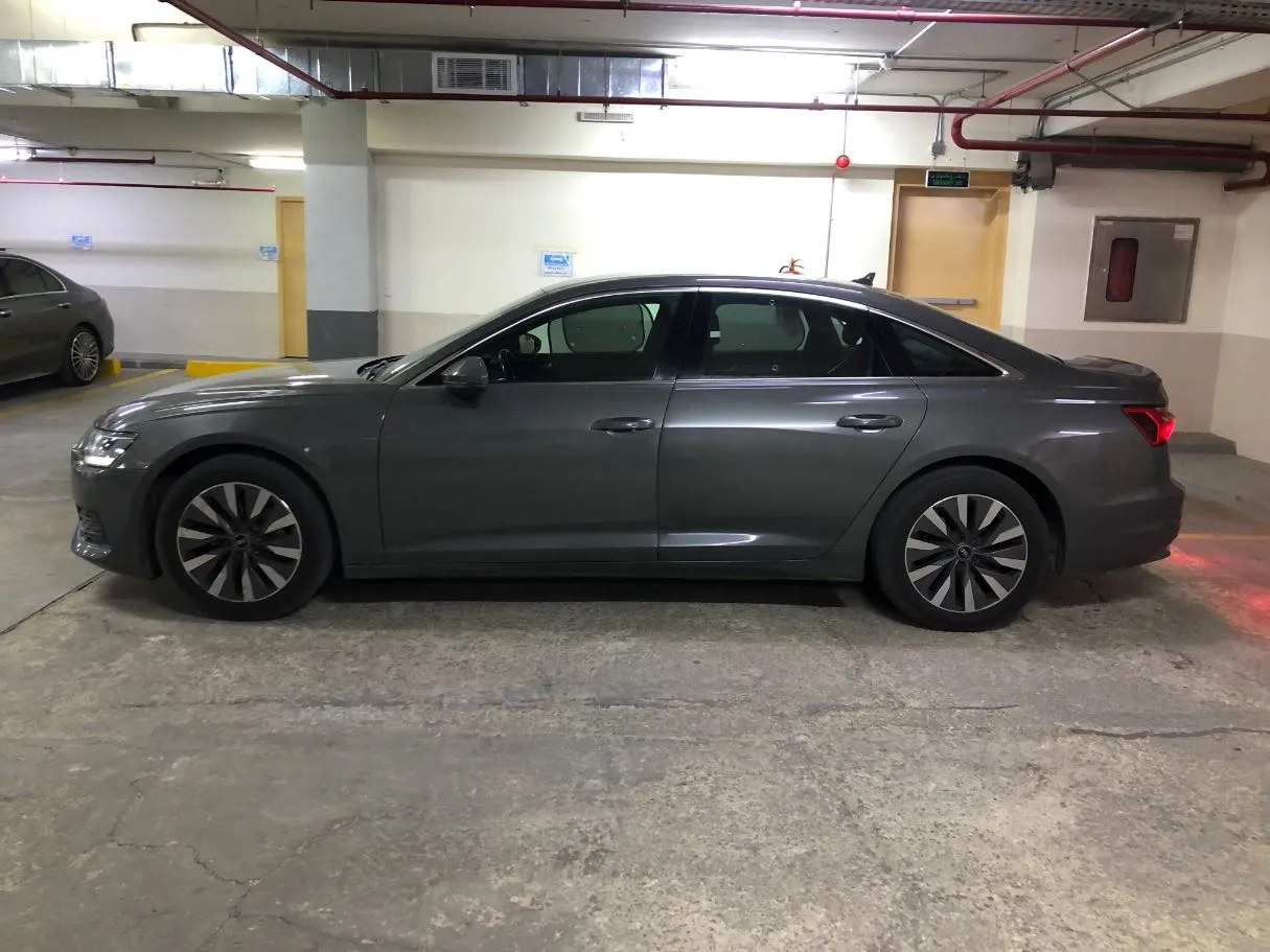 Car image 8
