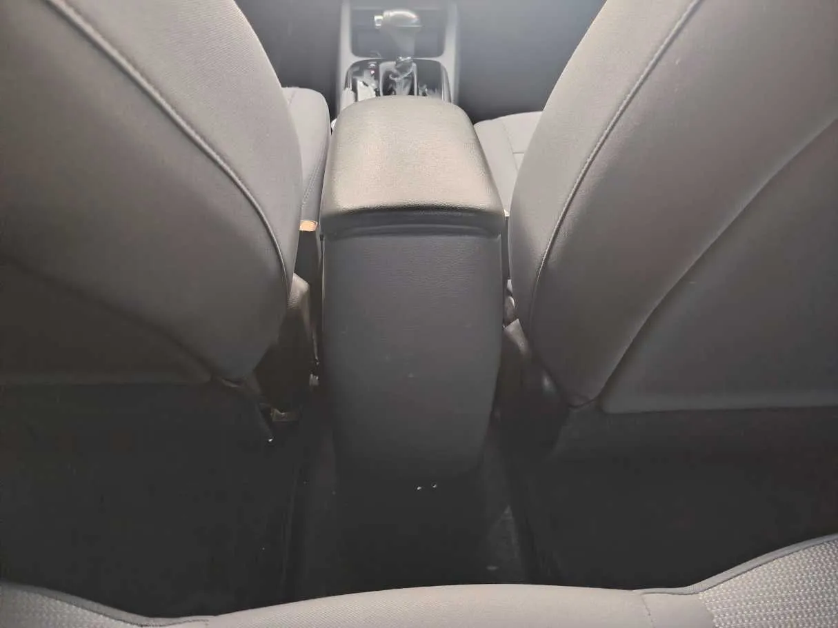 Car image 28