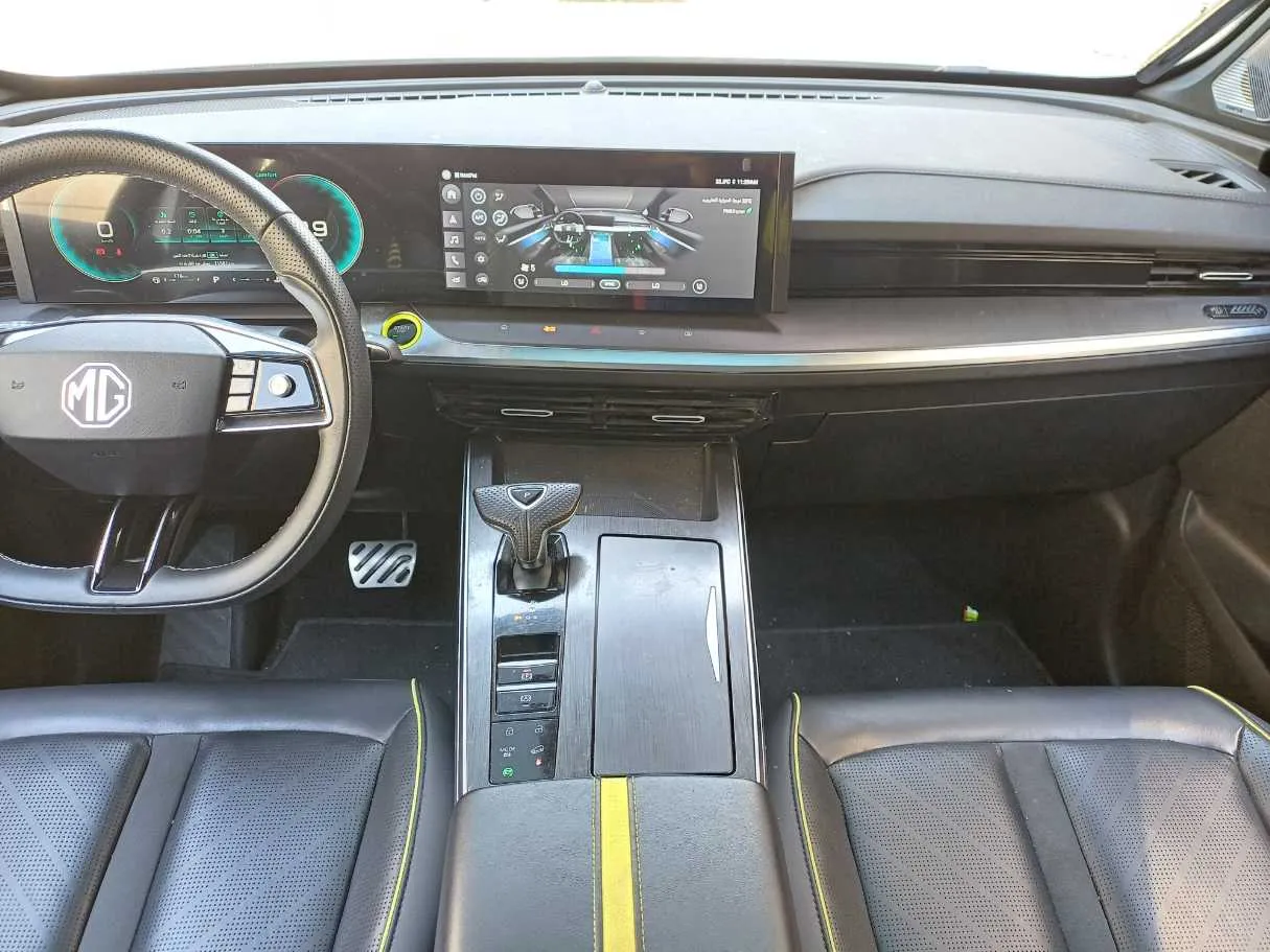 Car image 16