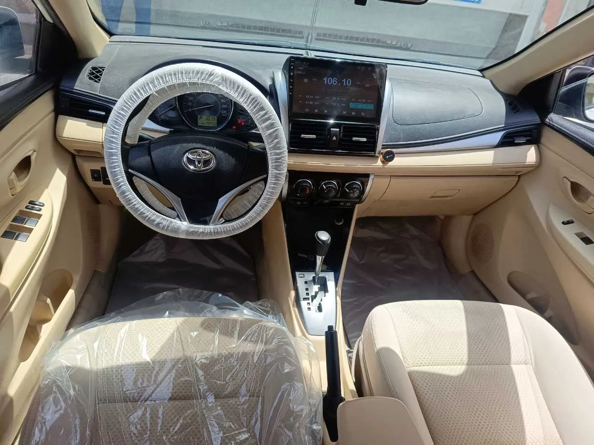 Car image 18
