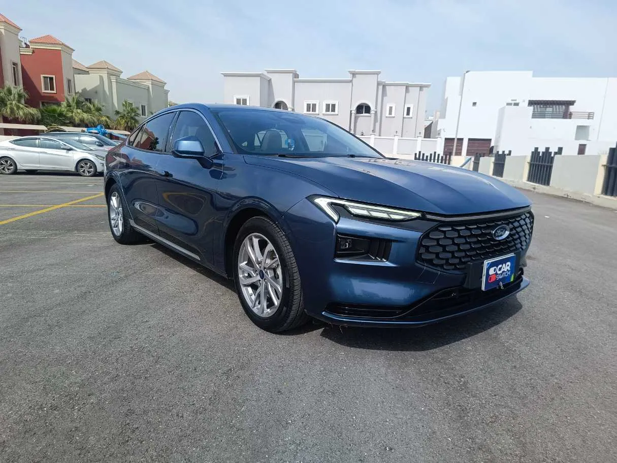 Car image 4