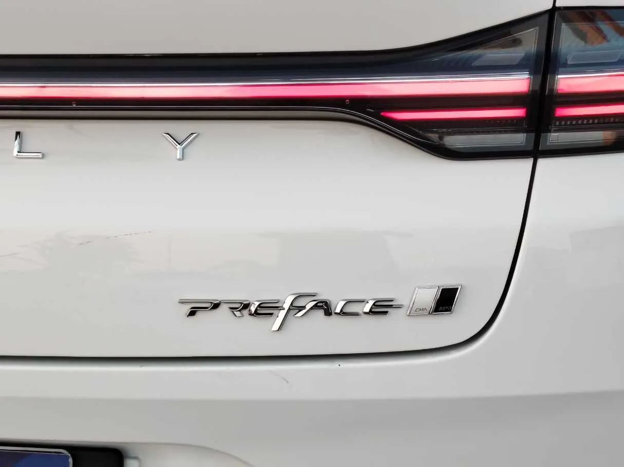 Car image 36