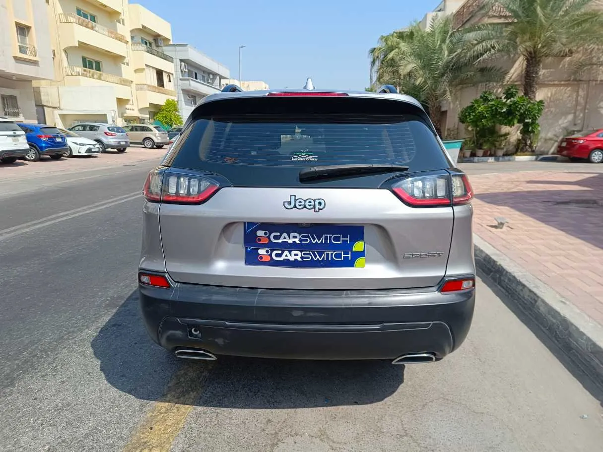 Car image 6