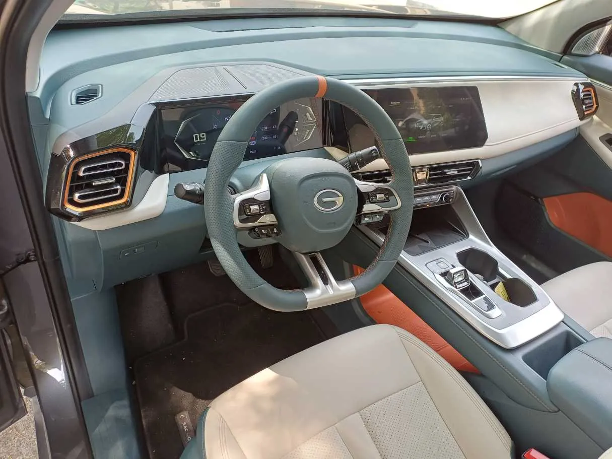Car image 11