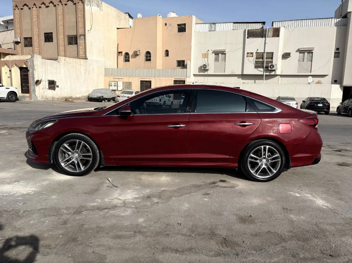 Car image 8