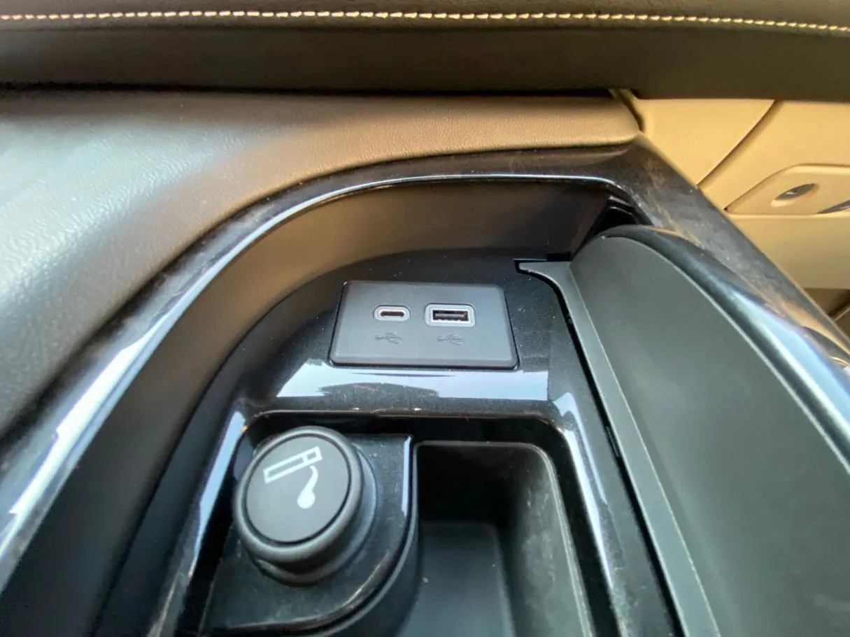 Car image 28