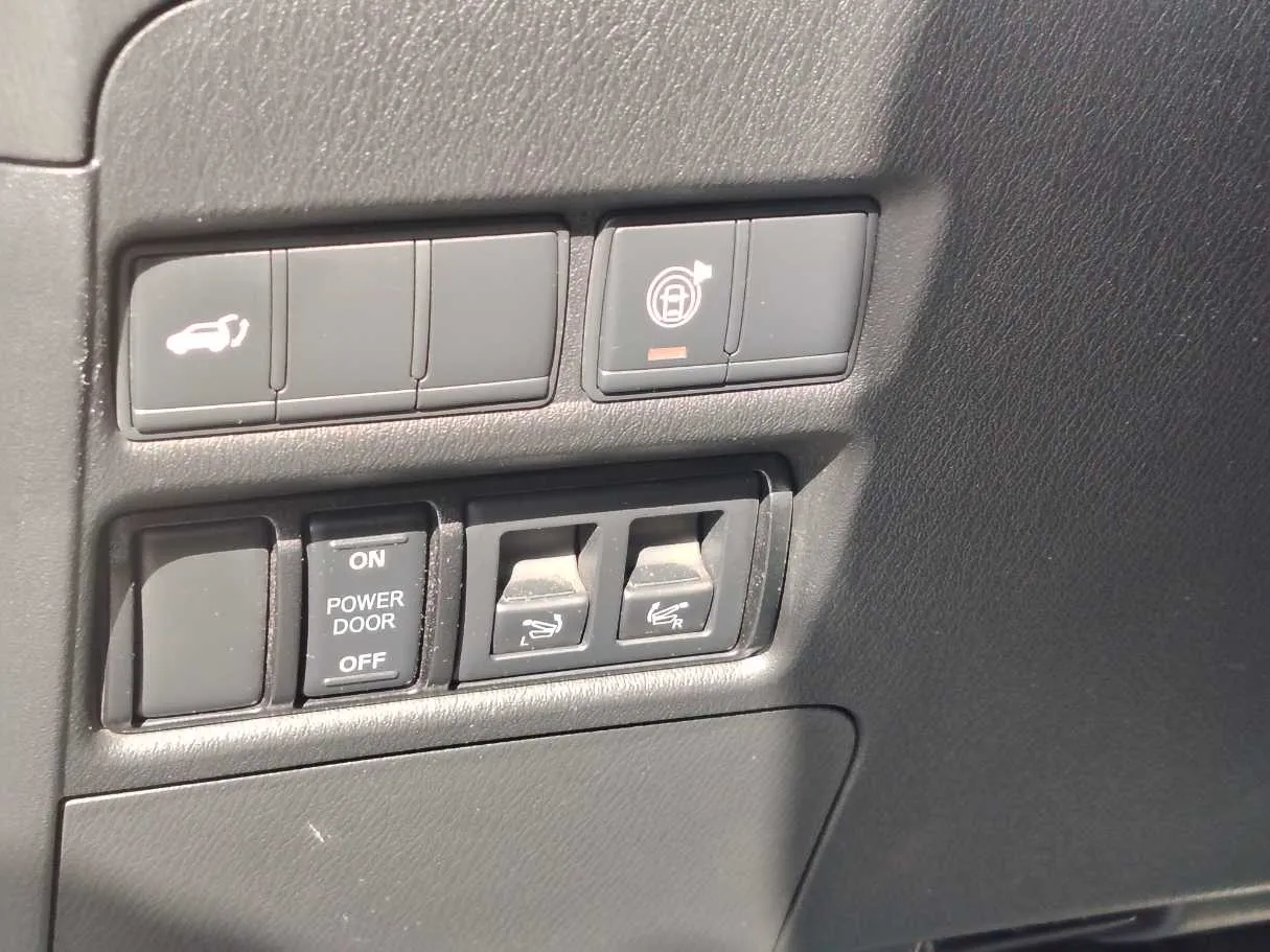 Car image 34