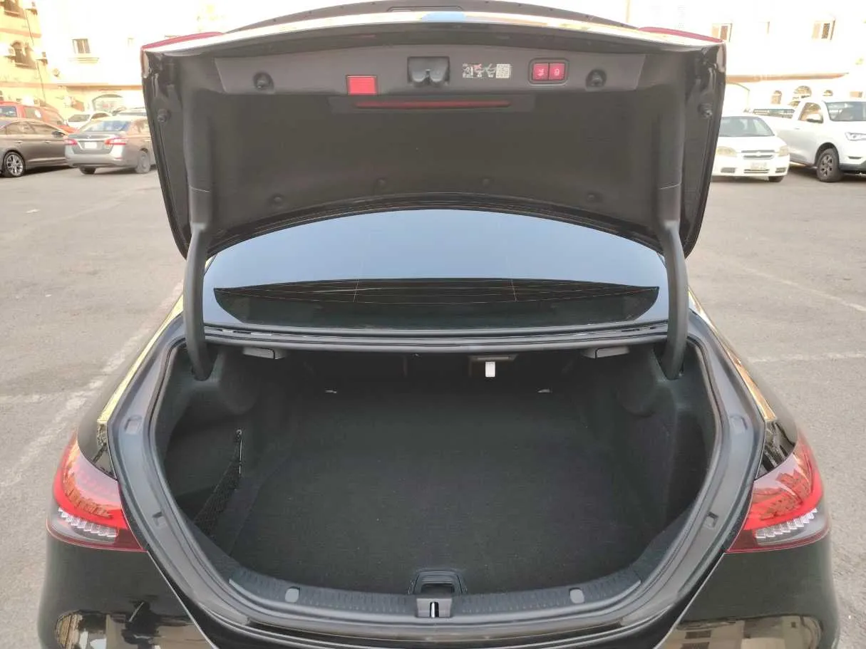 Car image 23