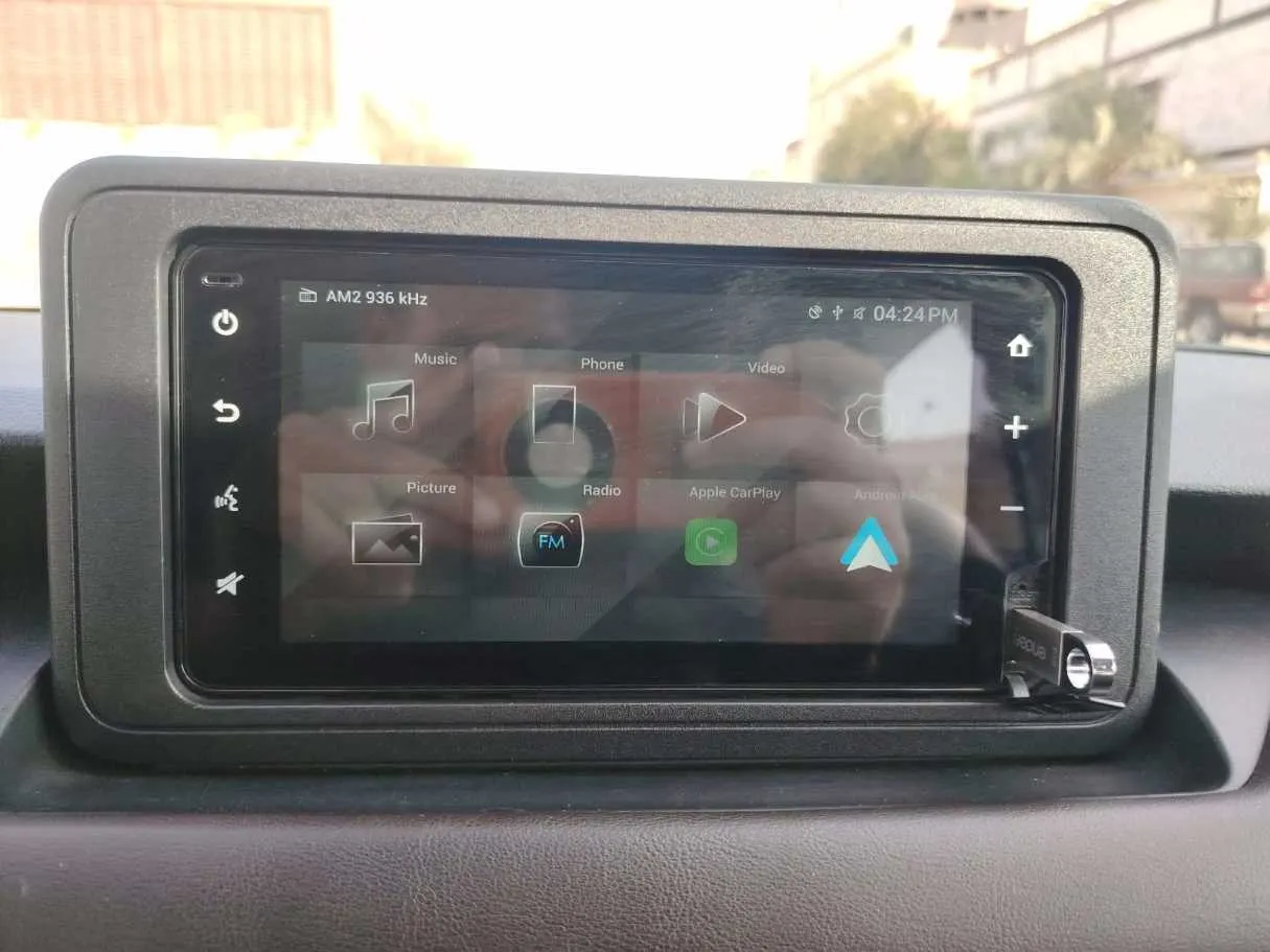 Car image 26