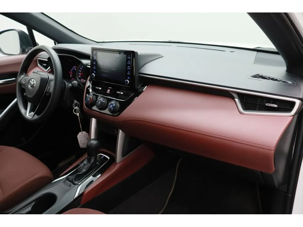 Car image 10