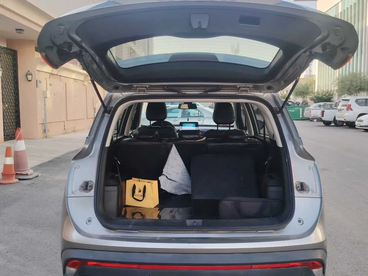 Car image 24