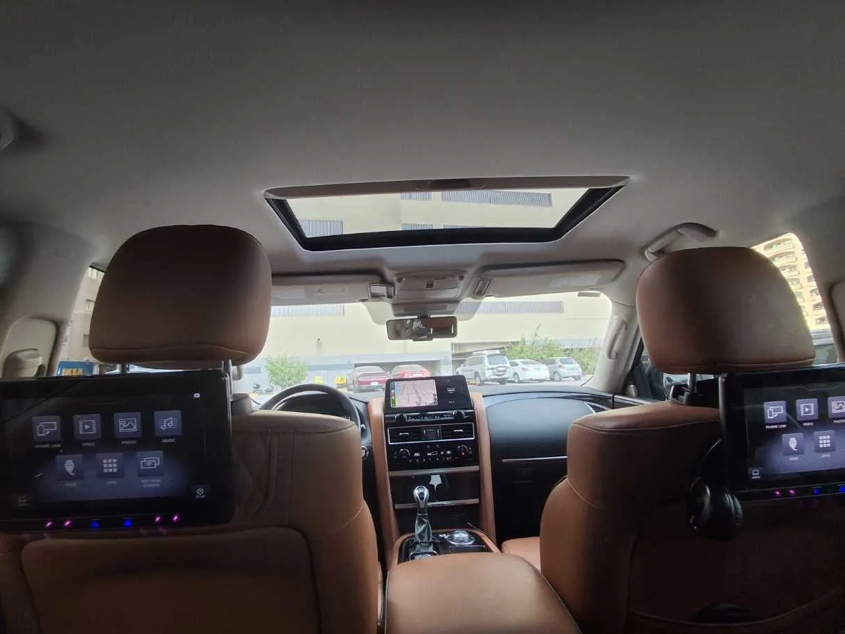Car image 16
