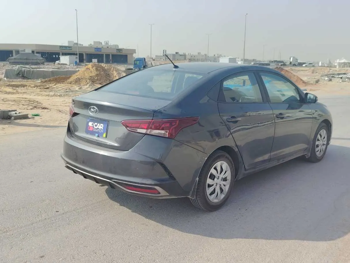 Car image 5