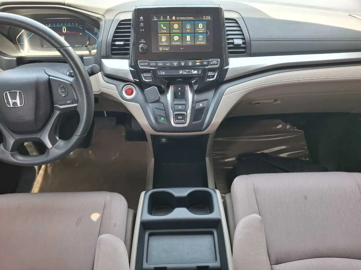 Car image 15