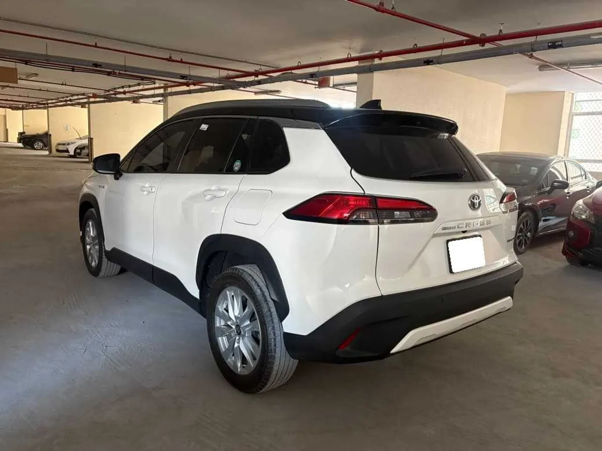 Car image 7