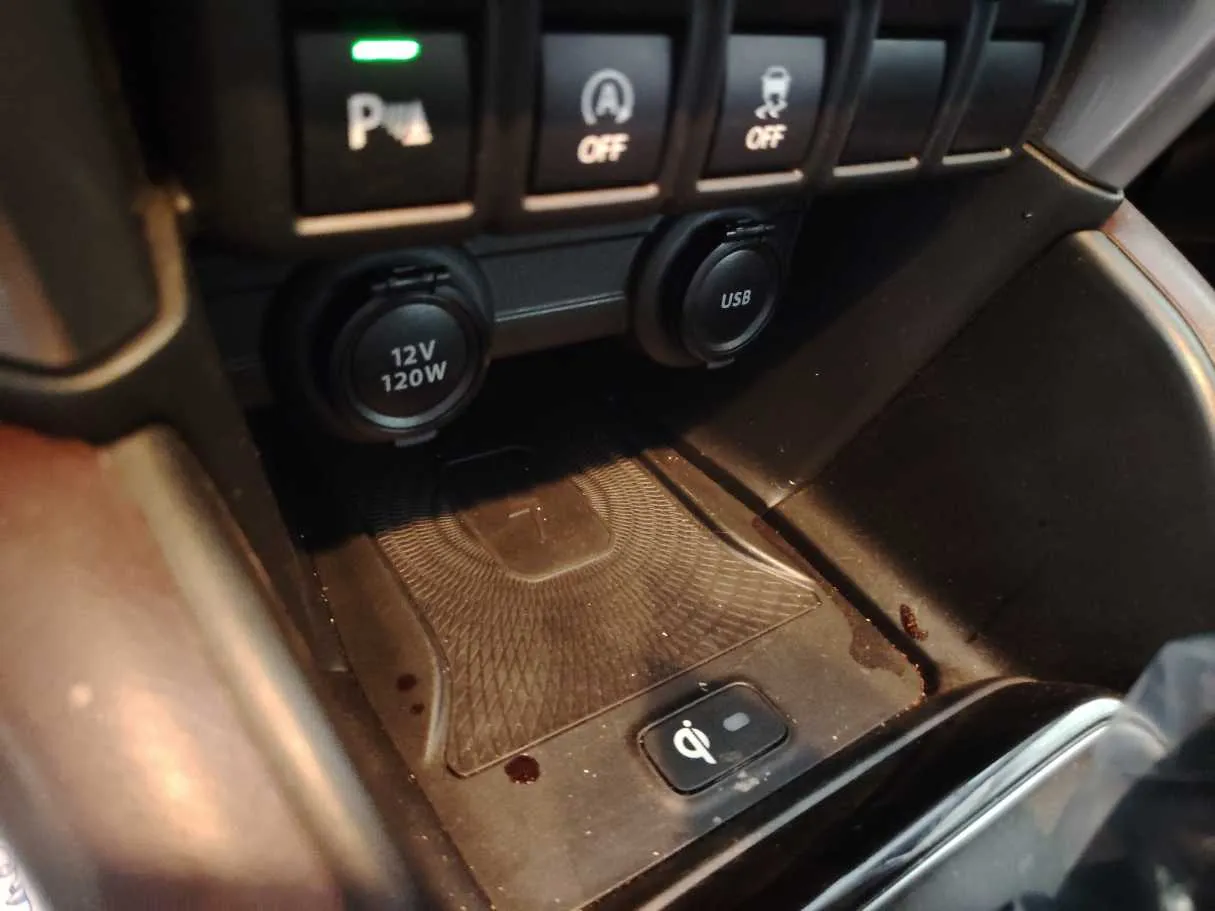 Car image 29