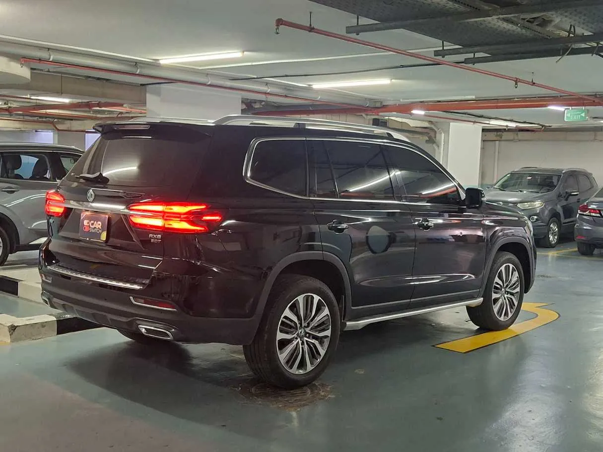 Car image 7