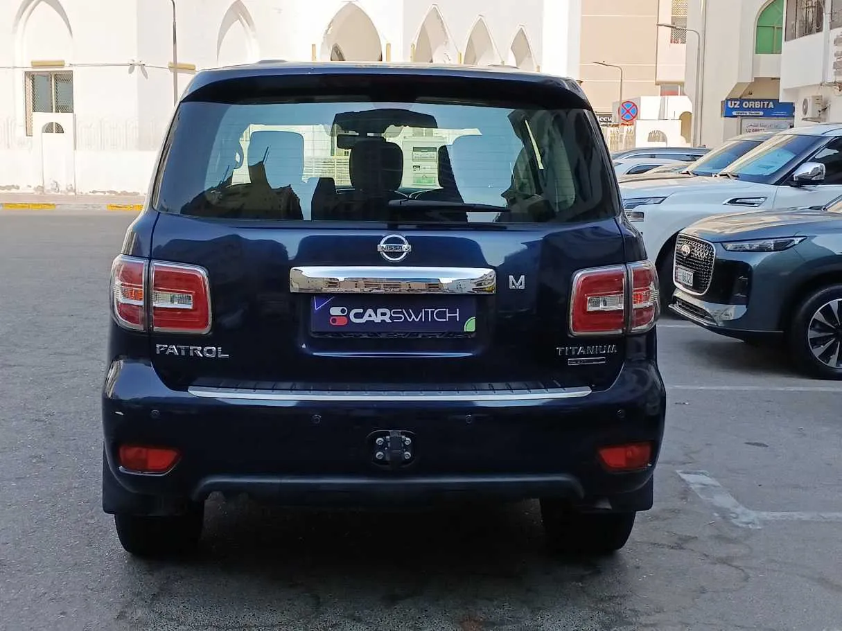 Car image 6